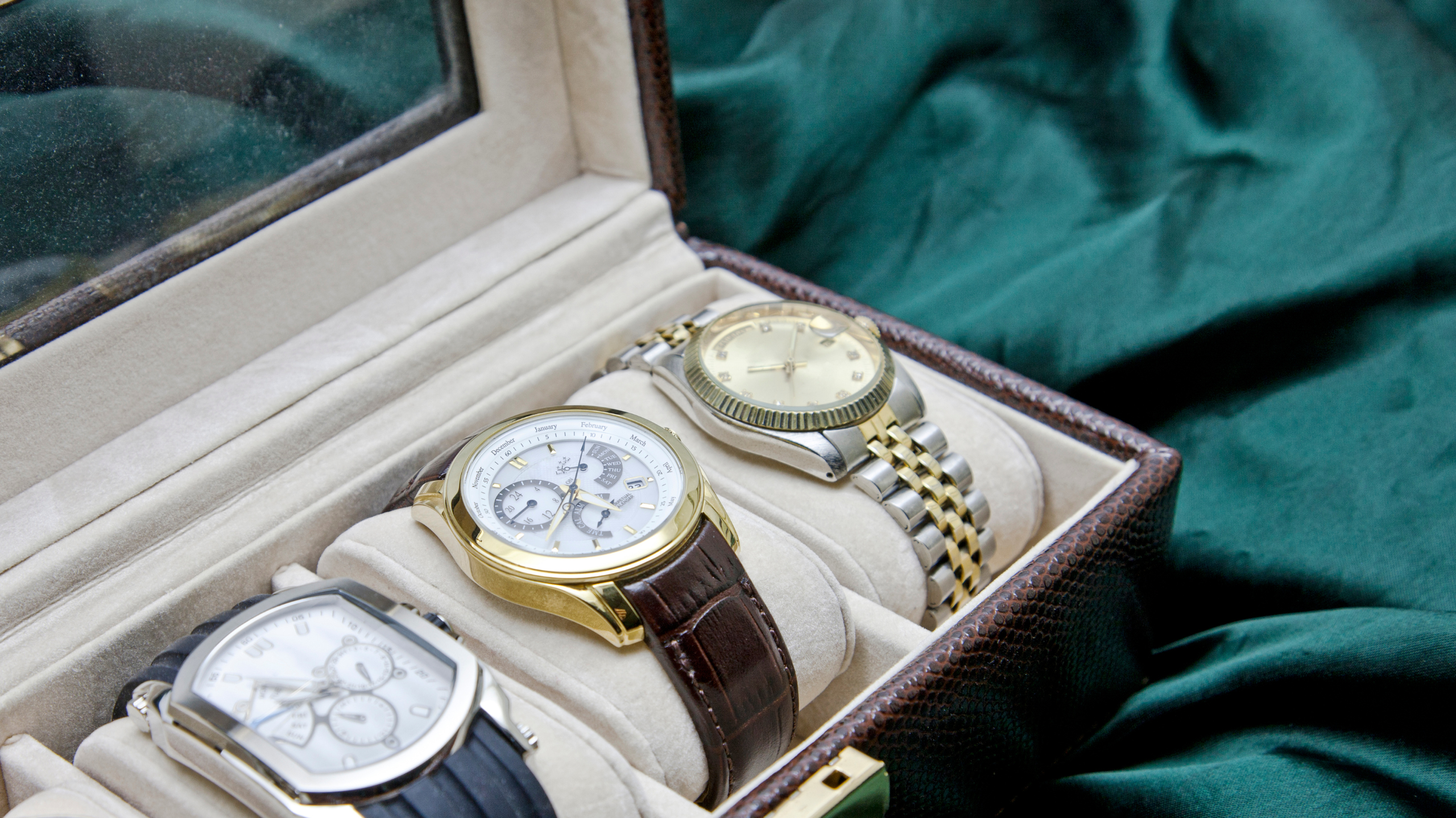 The Ultimate Guide to Luxury Watches: A Fintechzoom Perspective